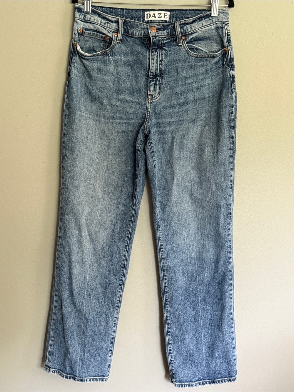 DAZE Women's Classic Light Blue Straight-Leg Jeans